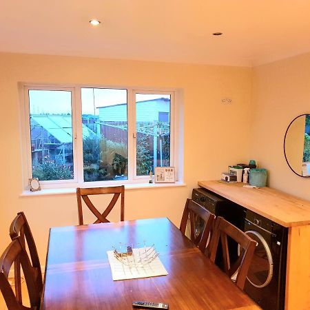 Specious 3Bed Property With Parking & Large Garden Aveley ภายนอก รูปภาพ